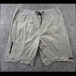 Akademiks shorts